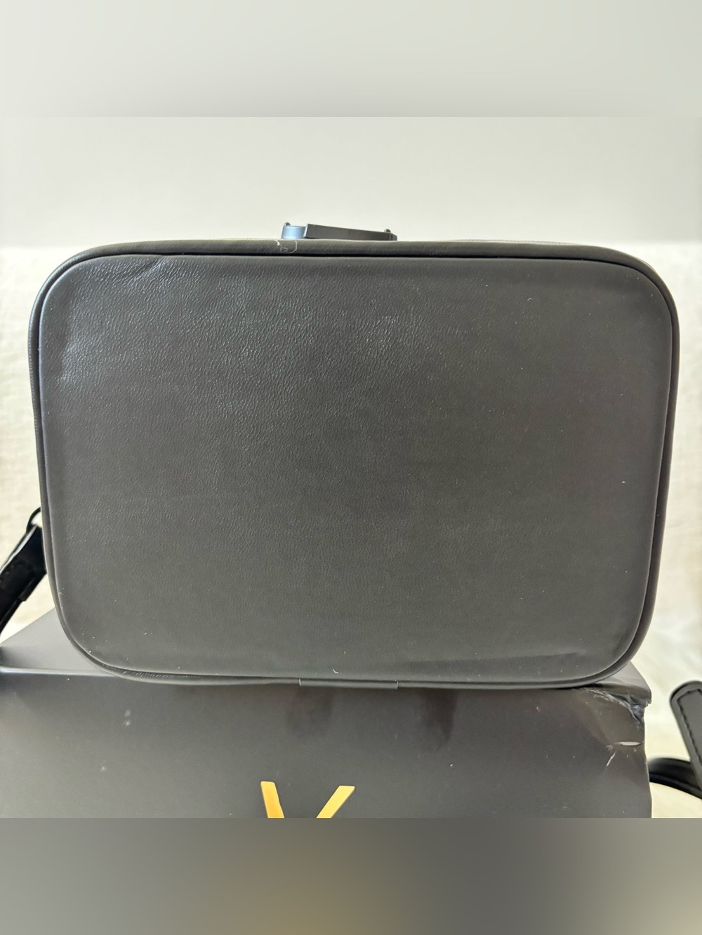 YSL Beaute VIP Novelty Black & Black quilted vanity crossbody bag NEW - Picture 5 of 11